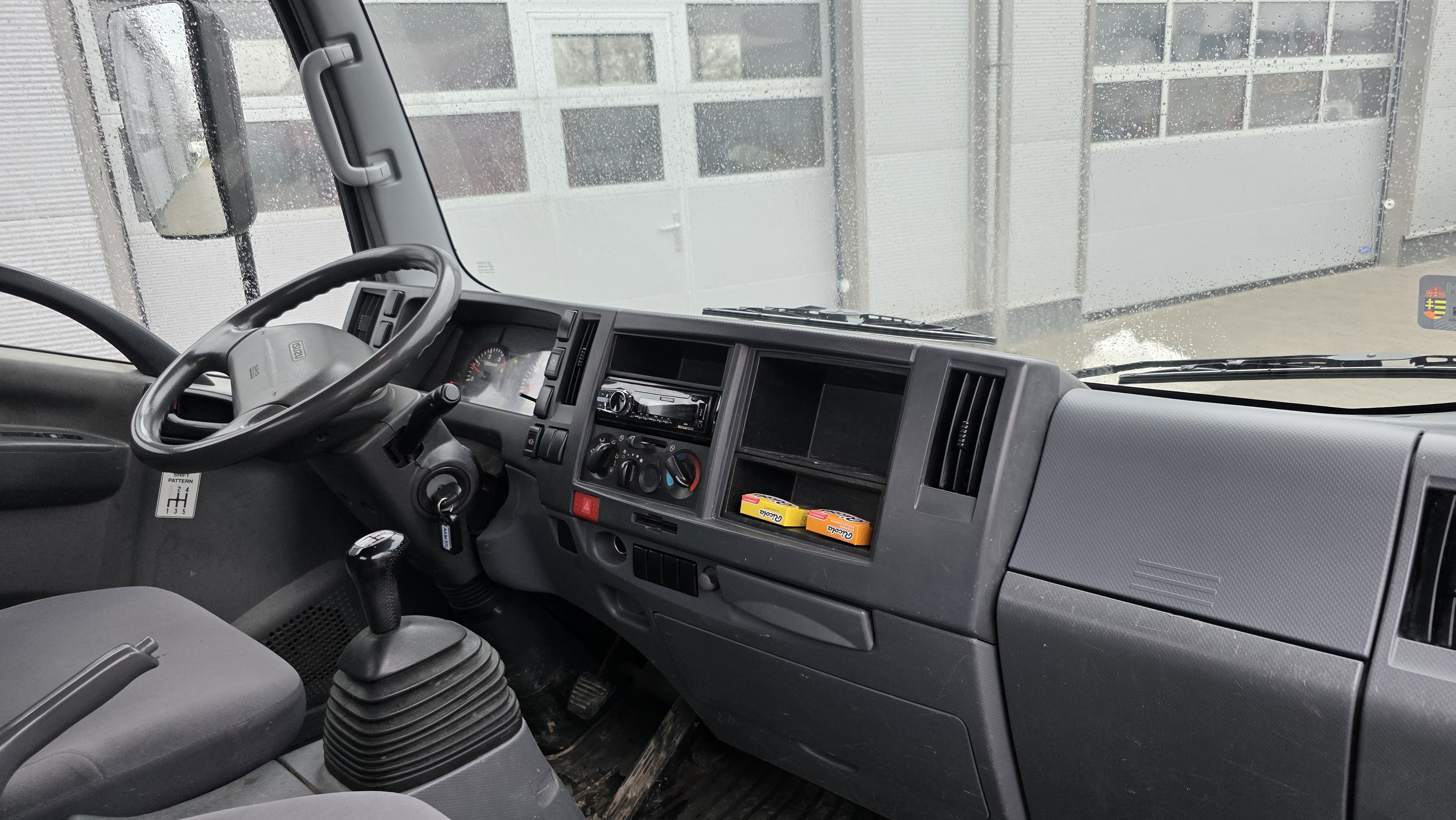 Isuzu NLR85 hasznalt teherauto fulke belulrol